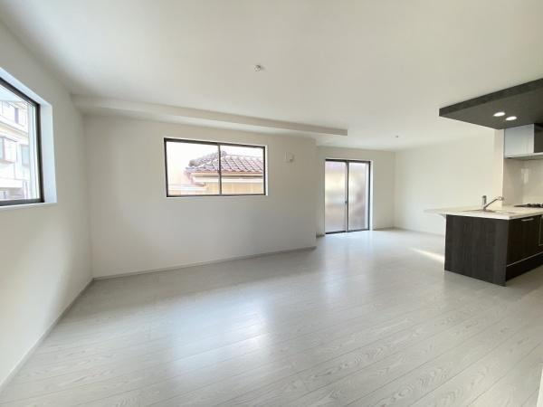 【居間・リビング】 | 明石市西明石東町1期2号棟　新築戸建