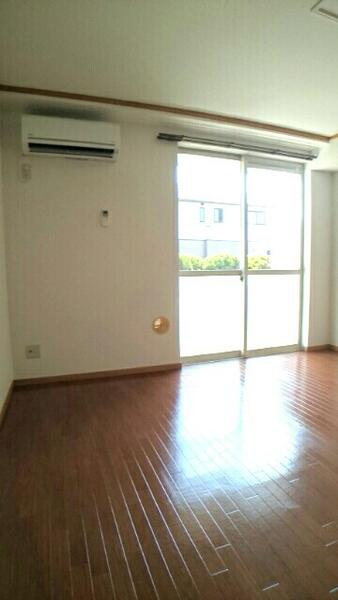 コスモスコーポＳＯＴＡ　Ｂの居間・リビング