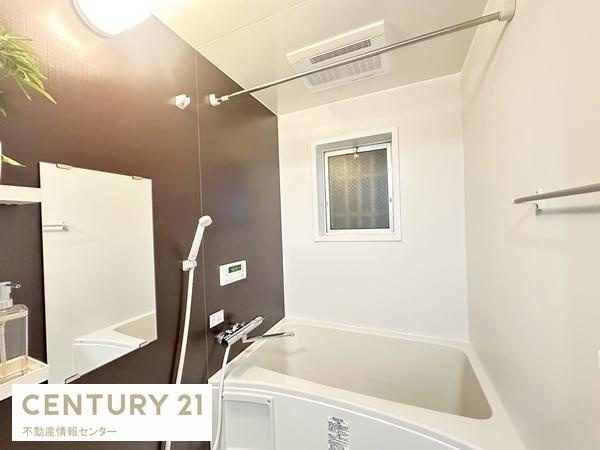 【浴室】 | シティハイツこの花 | 小窓のついている浴室は換気が可能です！　湿気対策もばっちりですね！