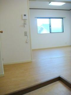 ハイツ　イーストテンの居間・リビング|★玄関から眺め★