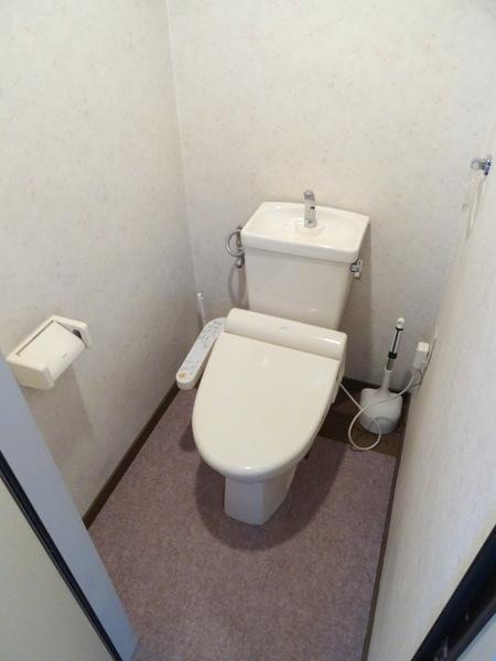 トヤママンションのトイレ|★ウォシュレット機能付き★