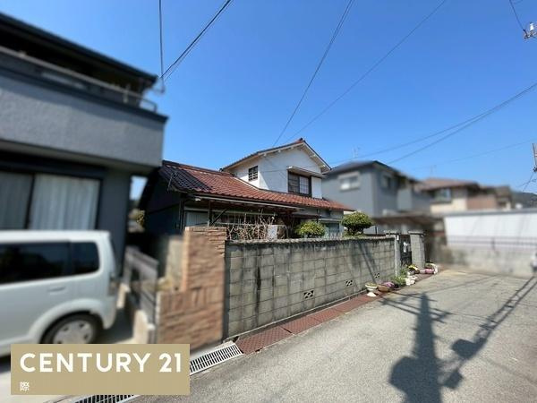 和歌山市栄谷　中古戸建の前面道路含む現地写真