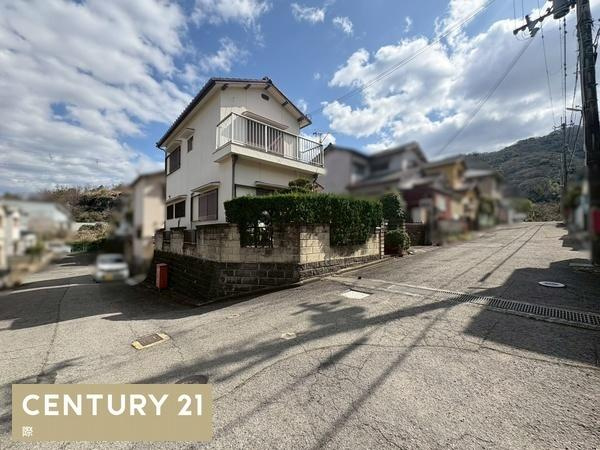 岩出市船戸　中古戸建の前面道路含む現地写真