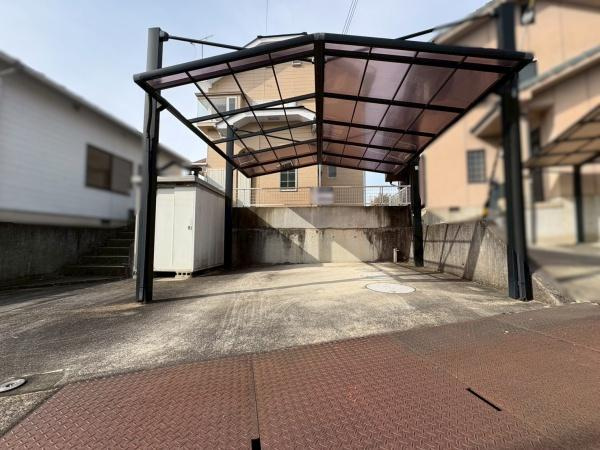 貴志川町岸宮　中古戸建の駐車場