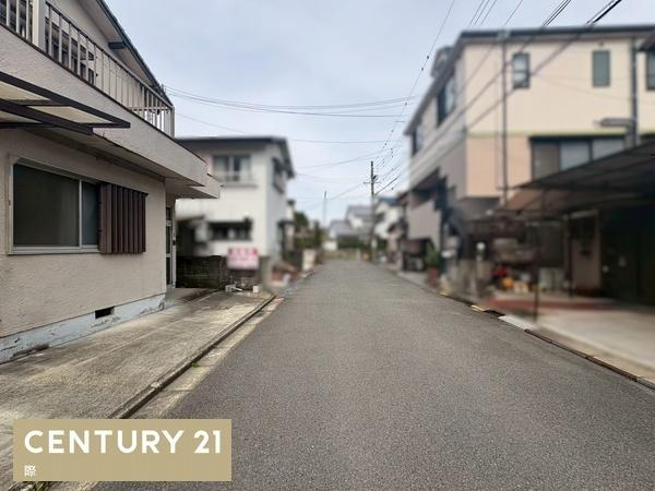 和歌山市加納　中古戸建の前面道路含む現地写真