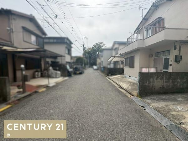 和歌山市加納　中古戸建の前面道路含む現地写真