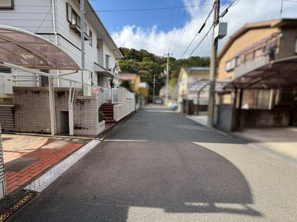 和歌山市西浜　中古戸建の前面道路含む現地写真