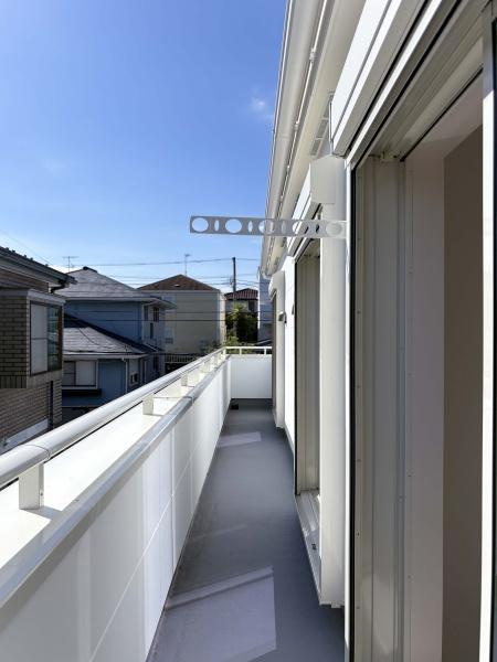 鎌倉市稲村ガ崎５丁目の新築一戸建のバルコニー