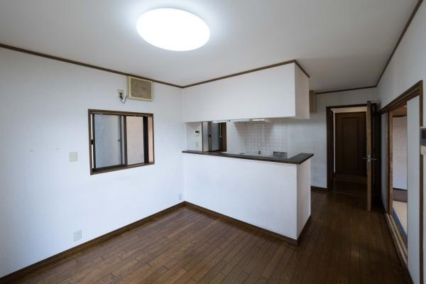 横浜市保土ケ谷区仏向西の中古一戸建の居間・リビング