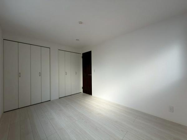 横浜市南区中里４丁目の新築一戸建の洋室