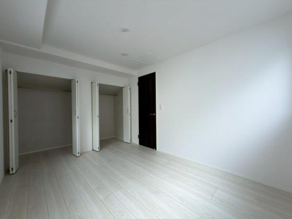 横浜市南区中里４丁目の新築一戸建の洋室