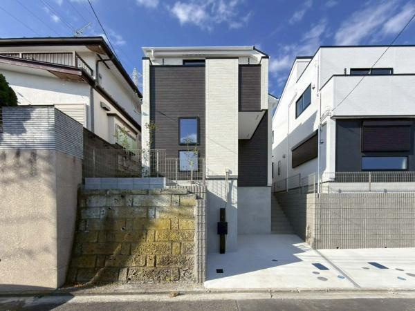 横浜市南区中里４丁目の新築一戸建