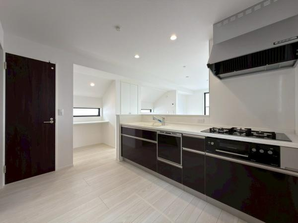 横浜市南区中里４丁目の新築一戸建の居間・リビング