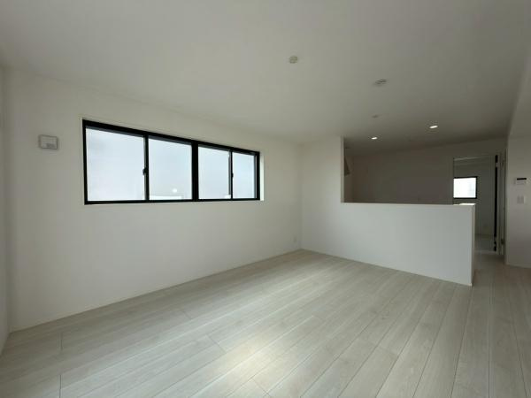 横浜市南区中里４丁目の新築一戸建の洋室