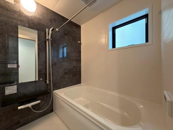 横浜市南区中里４丁目の新築一戸建の浴室