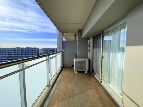 クレストプライムレジデンスアベニュー参番街のバルコニー|陽当たり良好な開放感のあるバルコニー。お洗濯ものが早く乾きそうですね。
