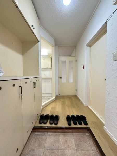 グリーンハイムいずみ野B地区23号棟の玄関