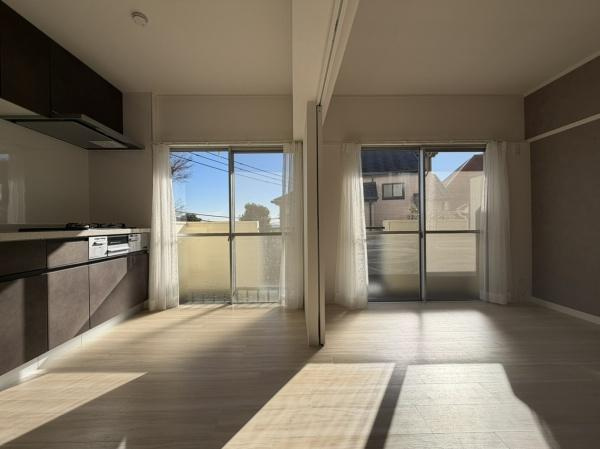 ニックハイム東寺尾の居間・リビング