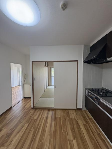 ホーユウパレスひなた山の居間・リビング