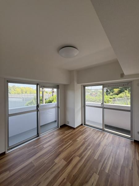 ホーユウパレスひなた山の居間・リビング