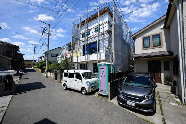 茅ヶ崎市南湖６丁目の新築一戸建の前面道路含む現地写真