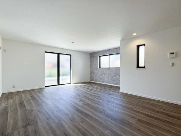 横浜市鶴見区北寺尾３丁目の新築一戸建の居間・リビング|ここにはみんなが集り、楽しい毎日を過ごす。夢中になりすぎて、ついつい時を忘れてしまう。そんな幸せを感じさせてくれる場所にしたいですね。