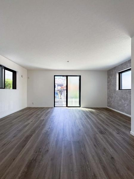 横浜市鶴見区北寺尾３丁目の新築一戸建の居間・リビング|忙しい朝でも、しっかり家族が揃って食事を出来る、ゆとりある大きさのダイニングスペース。ママが作る手料理をテーブルで囲む素敵な時間を存分に愉しんでください。※家具はCGです。