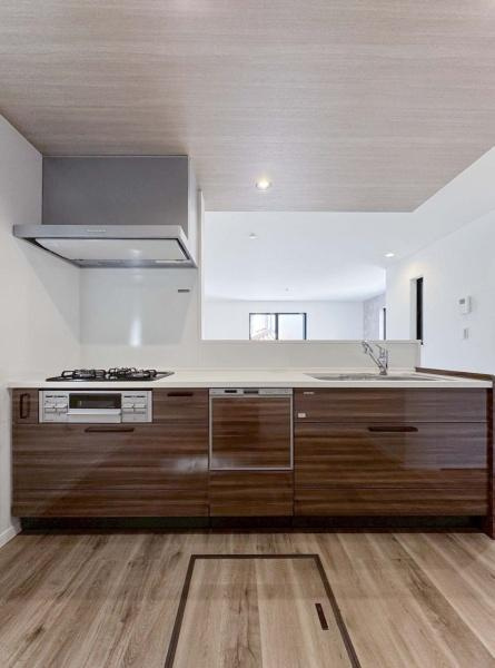 横浜市鶴見区北寺尾３丁目の新築一戸建のキッチン|毎日使うキッチンだからこそ、食事の準備を楽しい時間に、忙しい時でもスムーズに無駄なく作業できる、お手入れも簡単にできるなど、毎日を楽しくするキッチンスペースに仕上げました。
