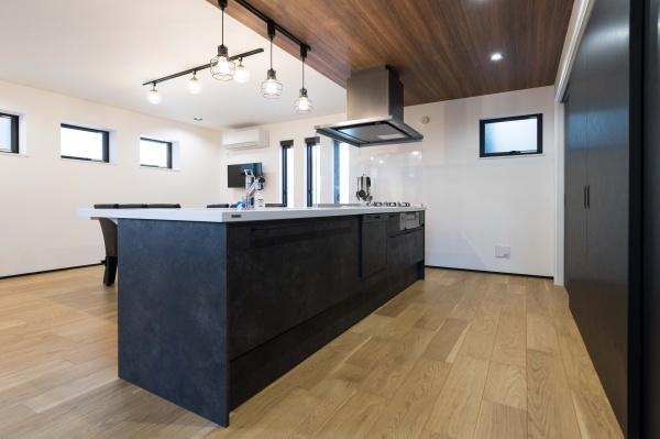 横浜市西区南浅間町の中古一戸建のキッチン