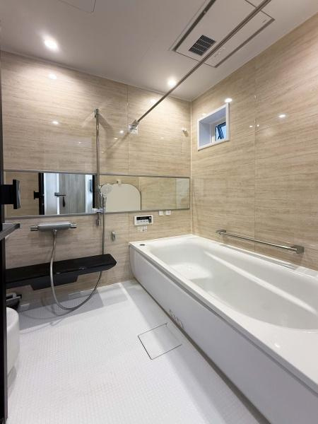 横浜市西区南浅間町の中古一戸建の浴室