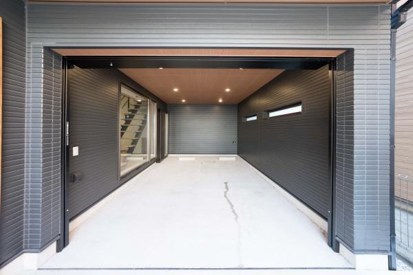 横浜市西区南浅間町の中古一戸建の駐車場