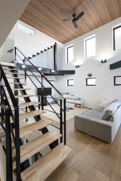 横浜市西区南浅間町の中古一戸建の居間・リビング