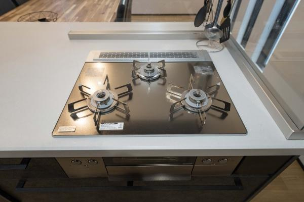 横浜市西区南浅間町の中古一戸建のキッチン