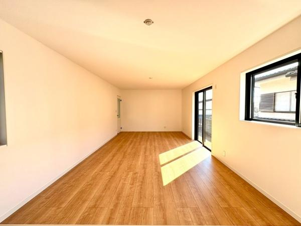 横須賀市鴨居３丁目の新築一戸建の居間・リビング