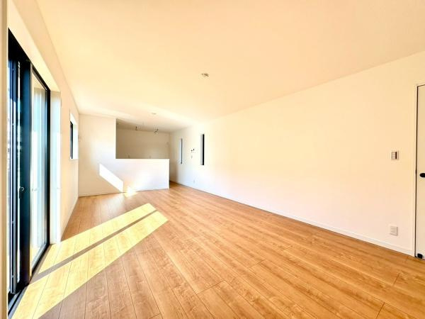 横須賀市鴨居３丁目の新築一戸建の居間・リビング|レイアウトがしやすいリビングです！LDK　約17.75帖