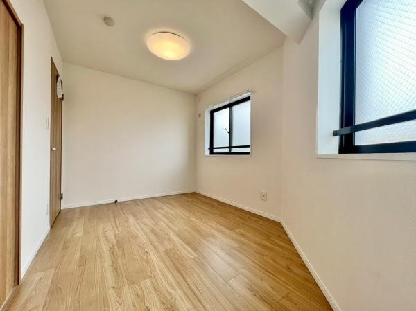 マイキャッスル葉山の洋室