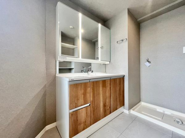 マイキャッスル葉山の独立洗面台