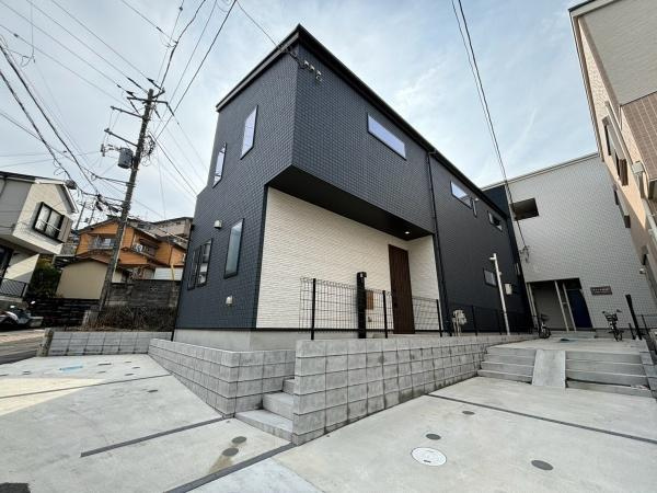 横須賀市浦郷町３丁目の中古一戸建の前面道路含む現地写真