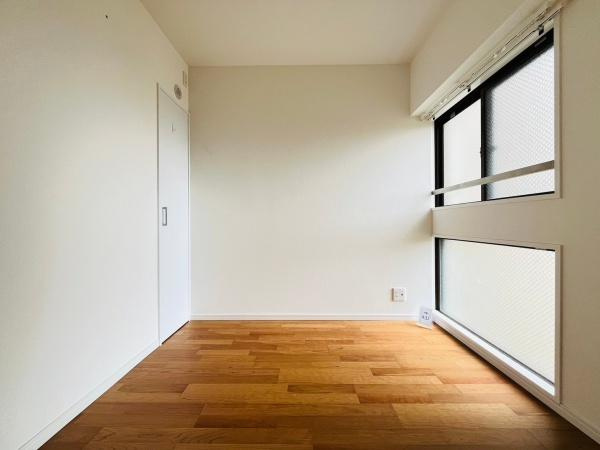 ワコーレ保土ヶ谷の洋室|一人ひとりの大切なプライベート空間。趣味・感性で個性的に飾って頂けるようシンプルに。。ゆとりある広さで、一人の時間をゆったりと過ごせる安らぐお部屋になるはずです。