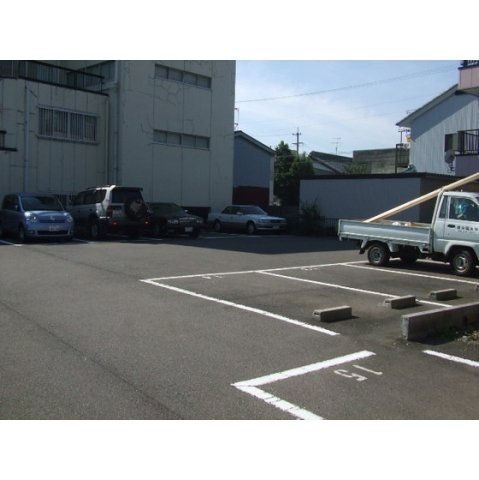 岐阜市加納本町９丁目の駐車場