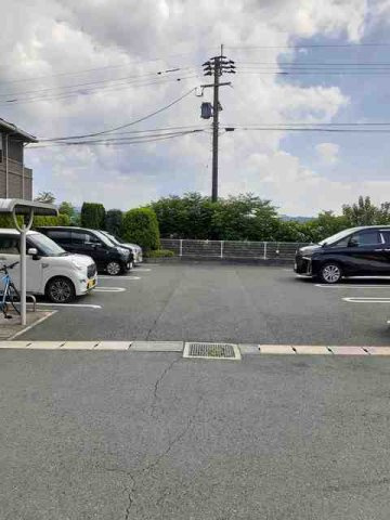 レジデンススクエアＨの駐車場