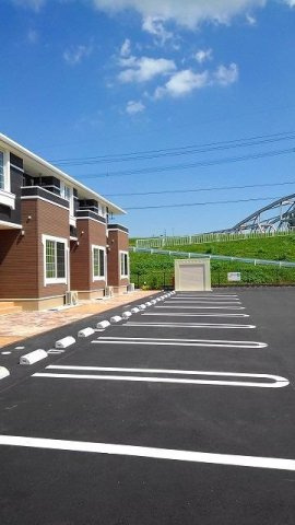 ベル　アンジュの駐車場