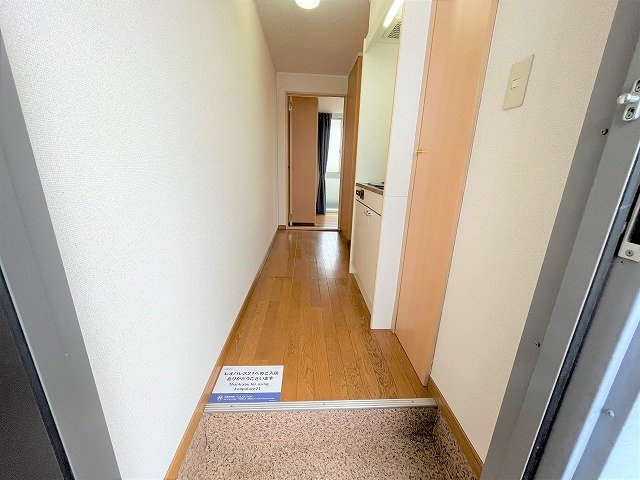 レオパレスエンディヴァーの玄関