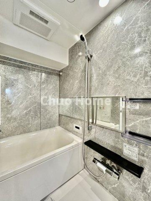 【浴室】 | グリーンキャピタル金町 | 【バスルーム】暖房換気乾燥機付きシステムバスルーム。暖房・冷風・換気・乾燥など、毎日を快適に過ごせるうれしい機能が揃っています。雨の日の洗濯物も安心です。