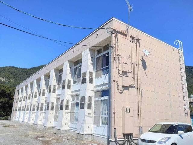 レオパレスニスモの外観