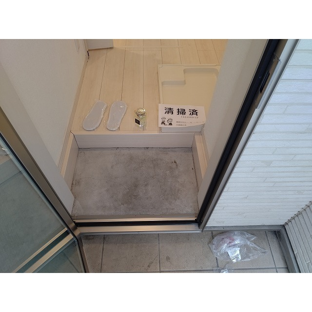 サークルハウス舎人弐番館の玄関