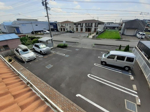 プレジール　Ｍの駐車場