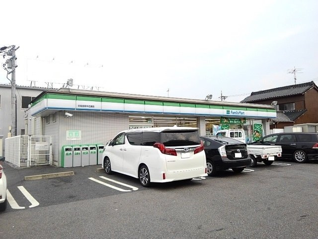 プレジール　Ｍの周辺|ファミリーマートまで90m