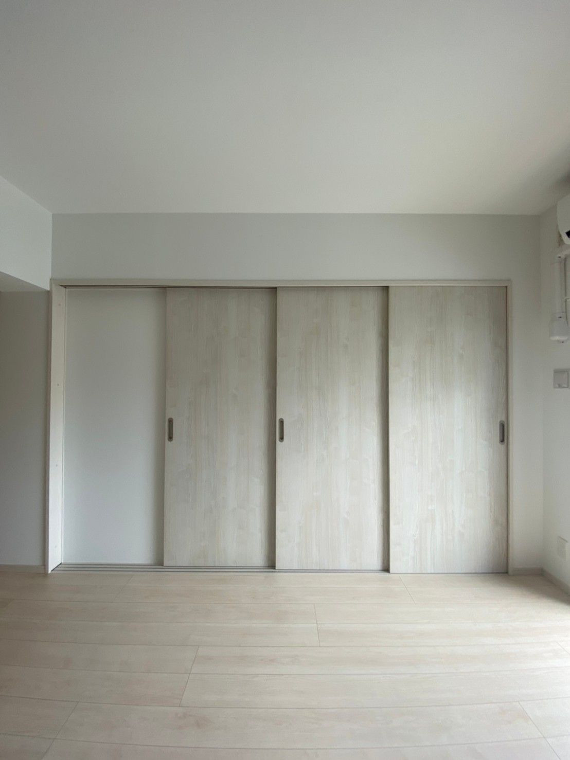 モダンパラッツォ大名の居間・リビング