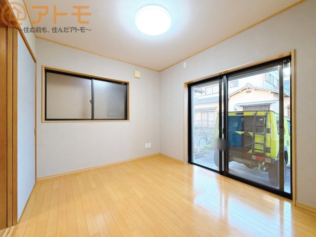 【子供部屋】 | 駿河区小鹿　中古戸建 | コンパクトで落ち着いた空間で、書斎や趣味部屋としても使用できます♪